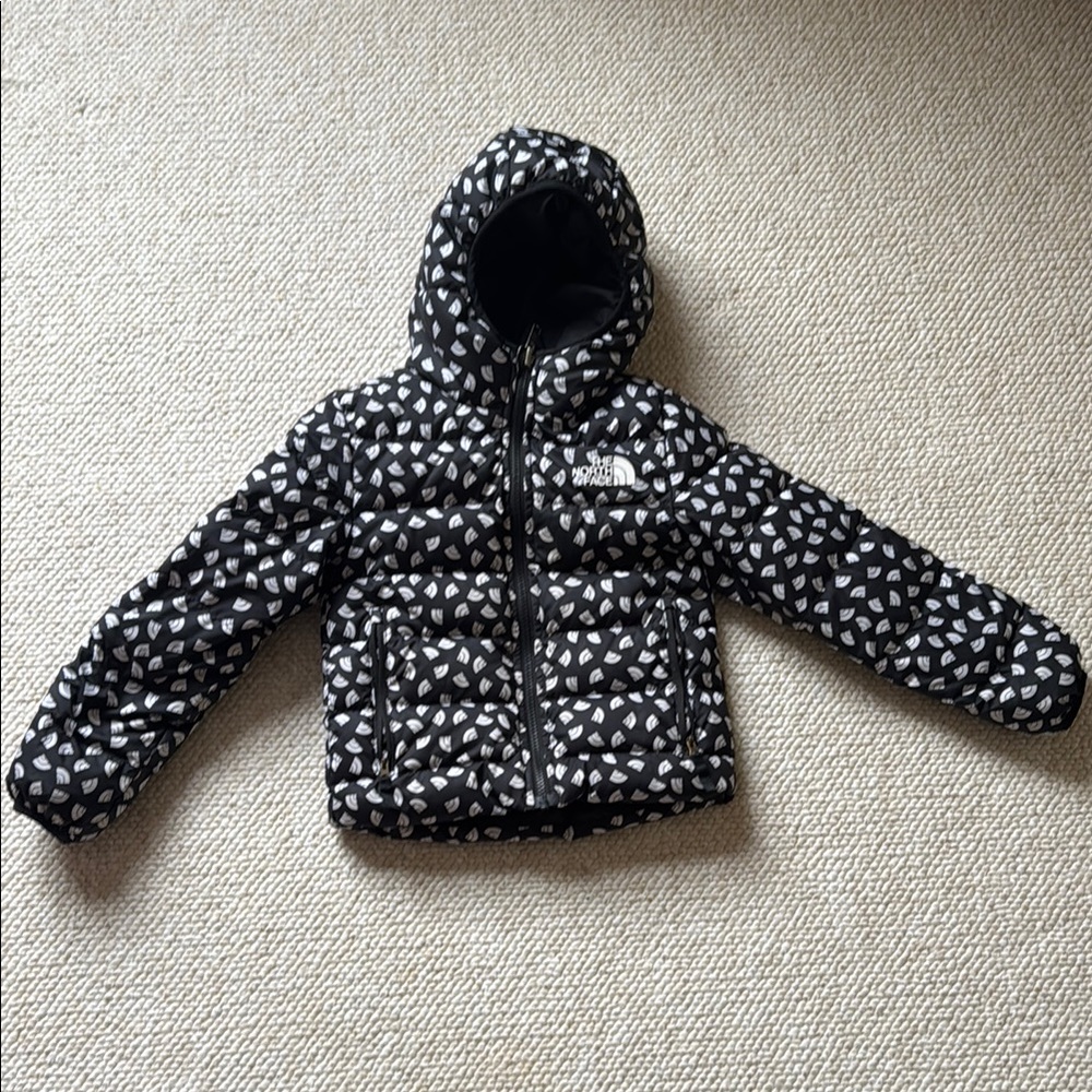 The North Face Reversible (pattern/solid) Hooded Puffer Jacket kids XS